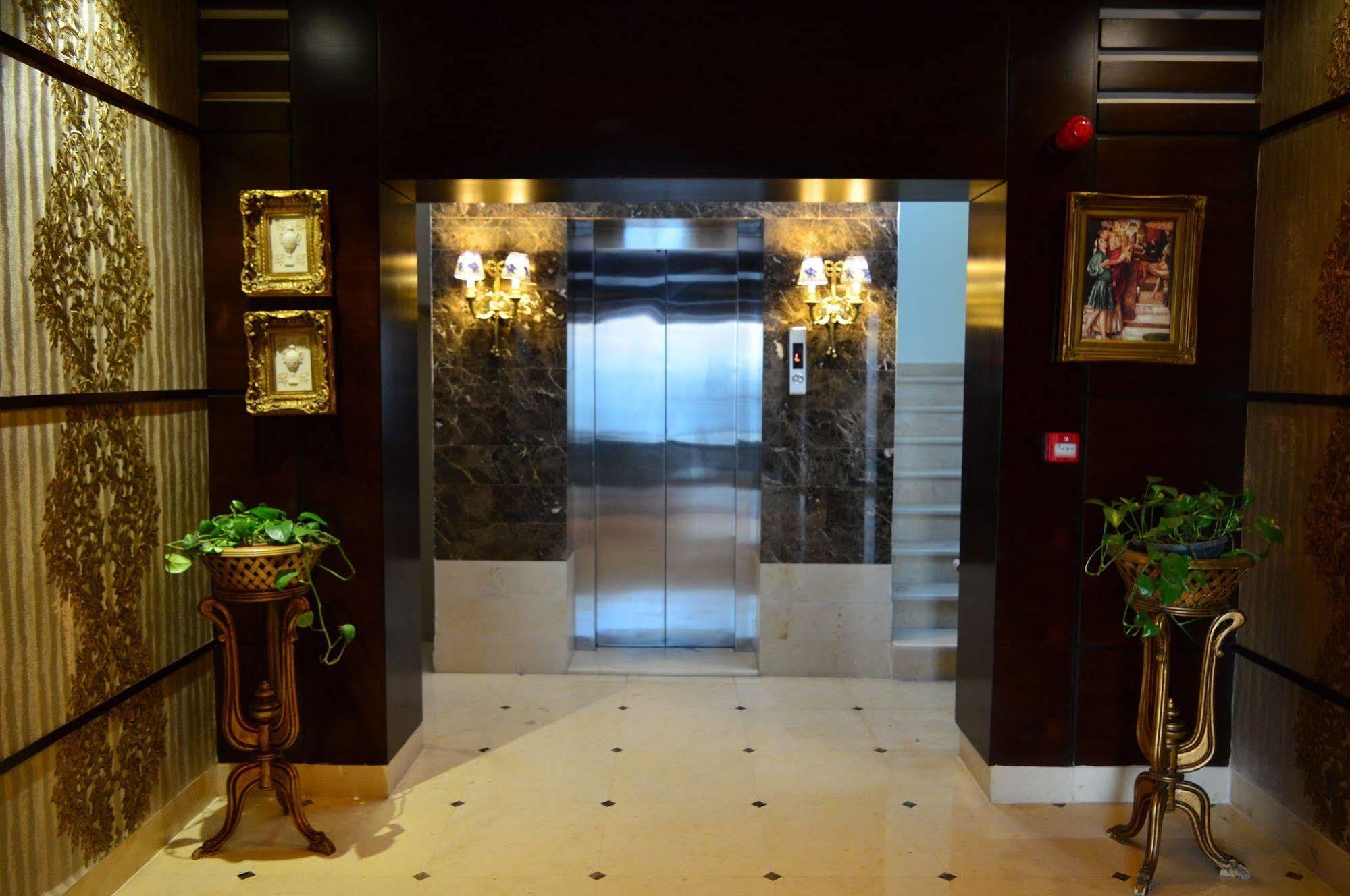 Nadine Hotel Suites Amman Exterior photo